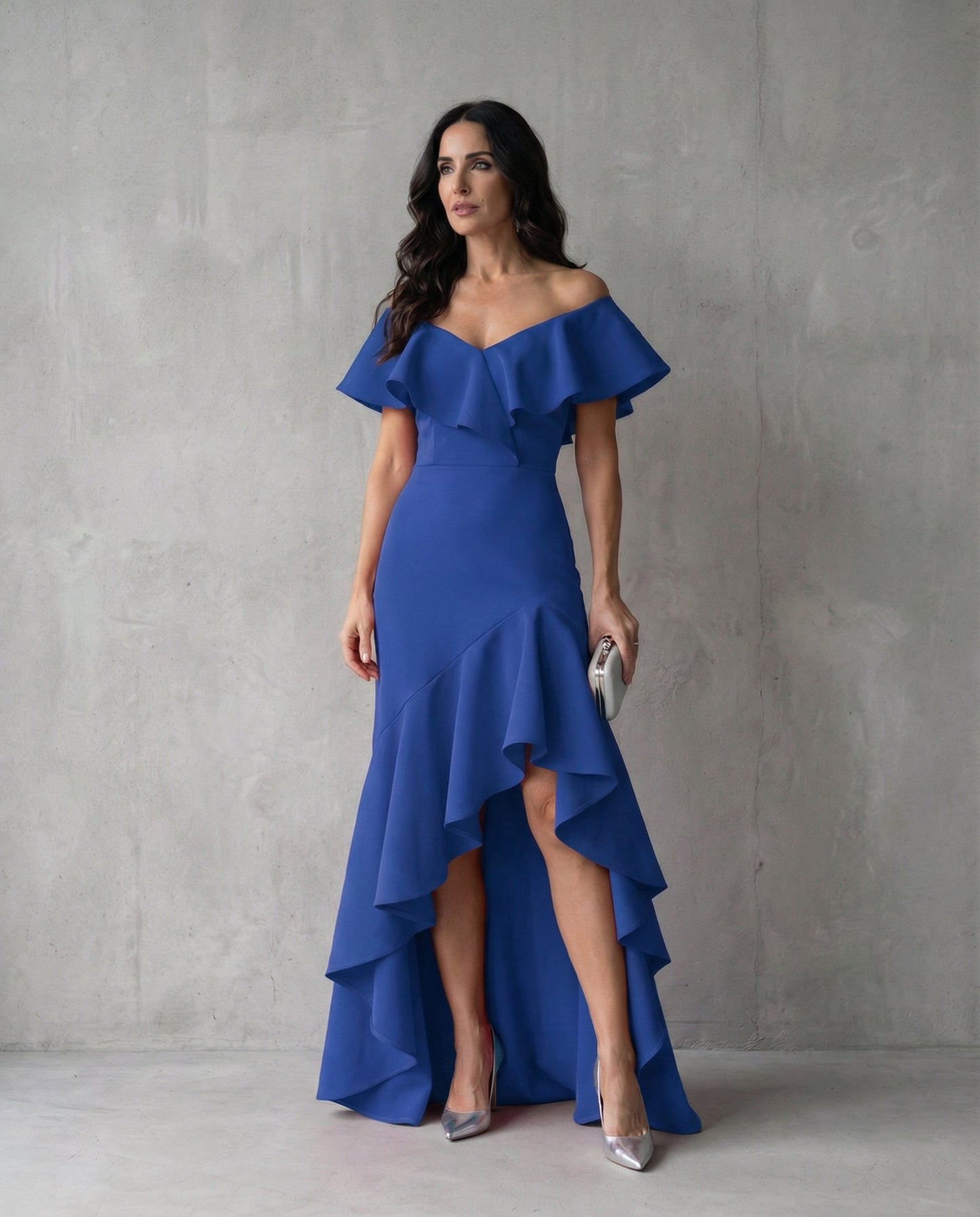 Isabel · Vestido elegante de Mujer con volantes y escote en V