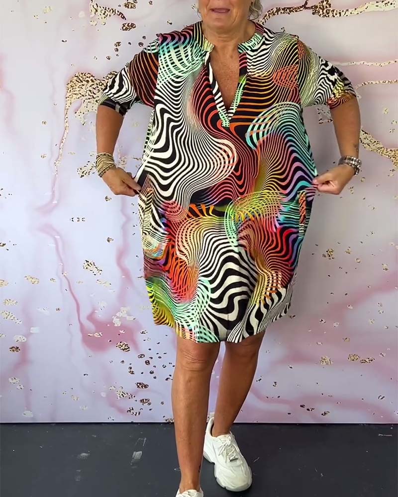 Ria™ | Vestido colorido con cuello en V