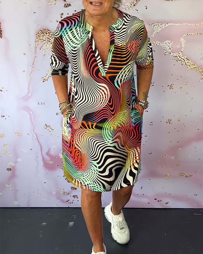 Ria™ | Vestido colorido con cuello en V