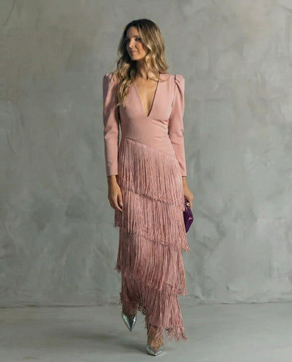Clara · Vestido elegante con mangas de flecos para Mujer