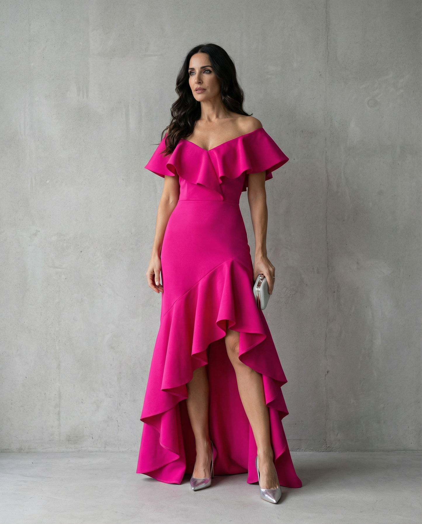 Isabel · Vestido elegante de Mujer con volantes y escote en V