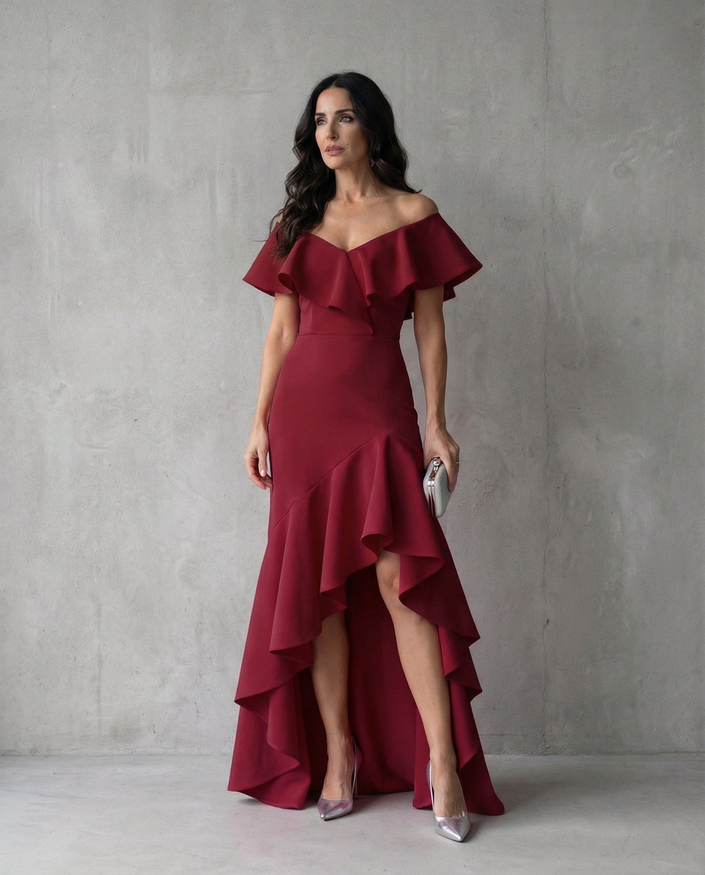 Isabel · Vestido elegante de Mujer con volantes y escote en V